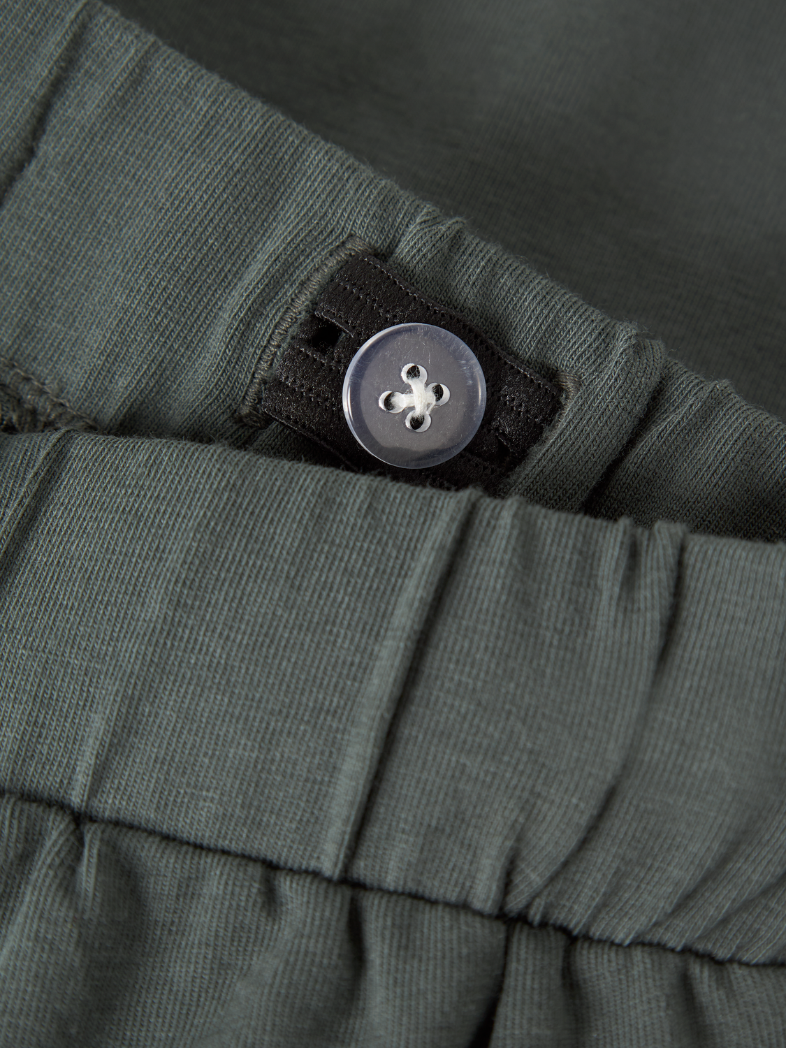 model_shot-front_full